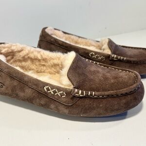 UGG Brown Suede Shearling Moccasin Slippers Women’s Size 7 Cozy Comfort